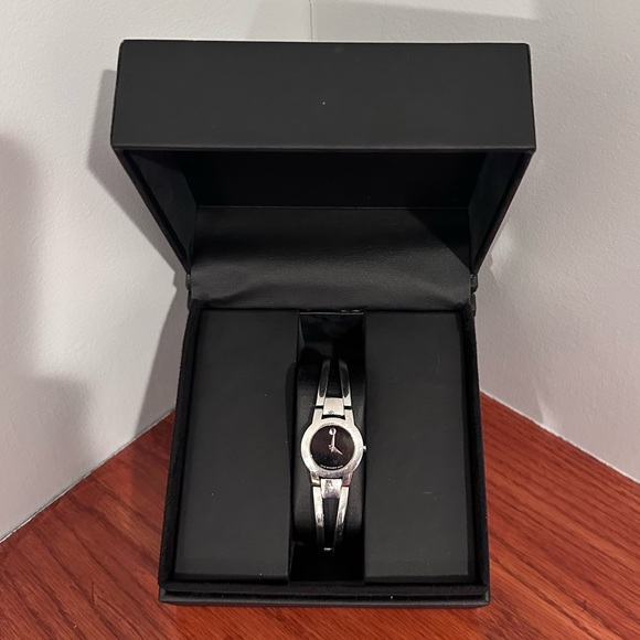 MOVADO Bracelet Style Watch GUC main image 8